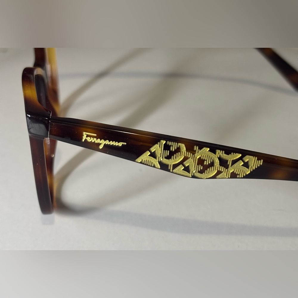 Salvatore Ferragamo SF 2903 240 Women’s Cat Eyeglasses Frame in Brown Tortoise. - Picture 2 of 9